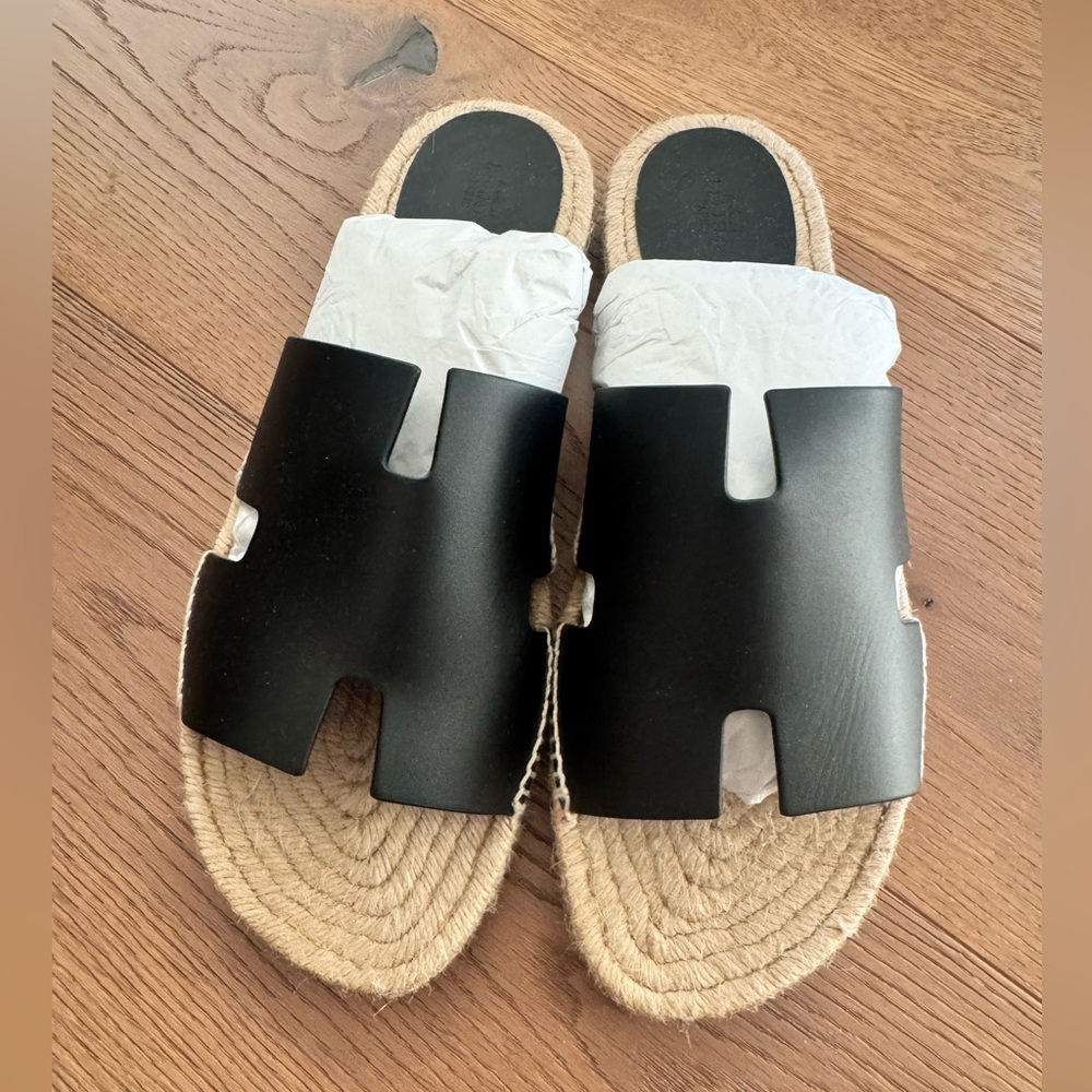 Brand New - Hermes Antigua Sandal